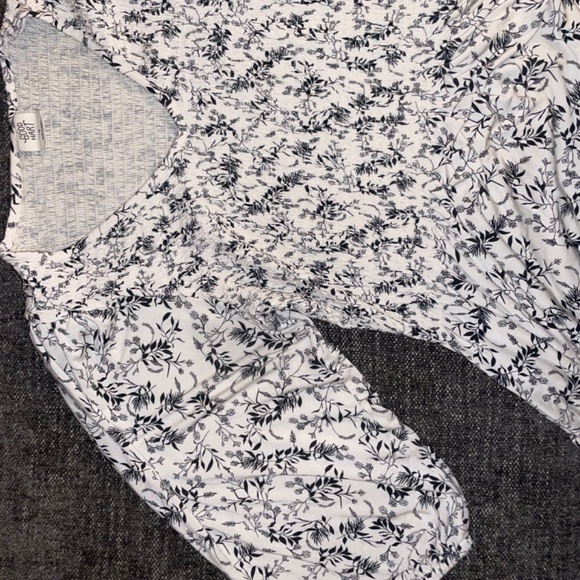 3/$12 - Matilda Jane Flowery Top Size M - Picture 4 of 8